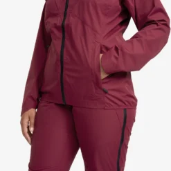Typhoon Jacket Women Ruby 13 Typhoon Jacket Women Ruby -Pause Camping 4807966e 63b8 4611 92e2 0541f11cdd6c scaled