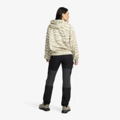 Whirlwind Jacket Women Khaki/Rainy Day -Pause Camping 58c00133 daf8 47f7 aa1d 5fd769c12fe9 scaled