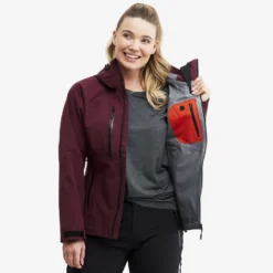 Cyclone Rescue Jacket 2.0 Women Burgundy -Pause Camping 6b500d89 9a8c 4f82 83ee 22b9863c68be scaled