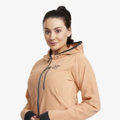 Trekker Hoodie Women Maple Sugar 8 Trekker Hoodie Women Maple Sugar -Pause Camping 7305f4e6 7478 4e59 86bd 94467c008c59 scaled