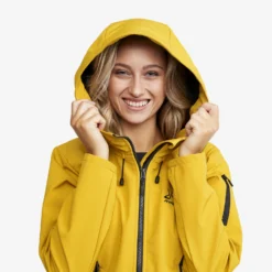Reckon Softshell Jacket Women Lemon Curry -Pause Camping 7bad56a8 076f 4767 bba6 d14a64c78ebf scaled