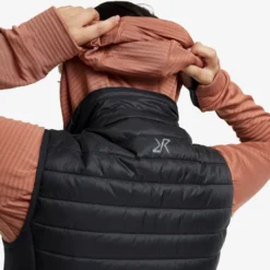 Radical Insulate Vest Women Black -Pause Camping 889aee3f 7747 40d3 8963 e07b126aa9f9 scaled