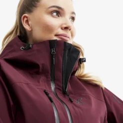 Cyclone Rescue Jacket 2.0 Women Burgundy -Pause Camping 98ddfdc0 d91f 47a1 a25b 06fa1636d58d scaled