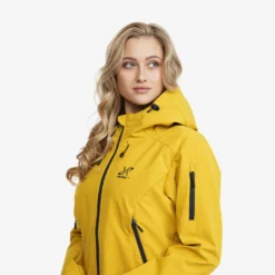 Reckon Softshell Jacket Women Lemon Curry -Pause Camping b543103e 80ae 4ddd a288 4ff7e6bec531 scaled