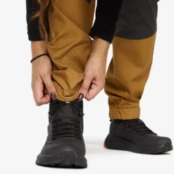 Nordwand Pro Trousers Women Firewood 11 Nordwand Pro Trousers Women Firewood -Pause Camping c5f7b743 48f4 4cff 8af5 55282385f6e6 scaled